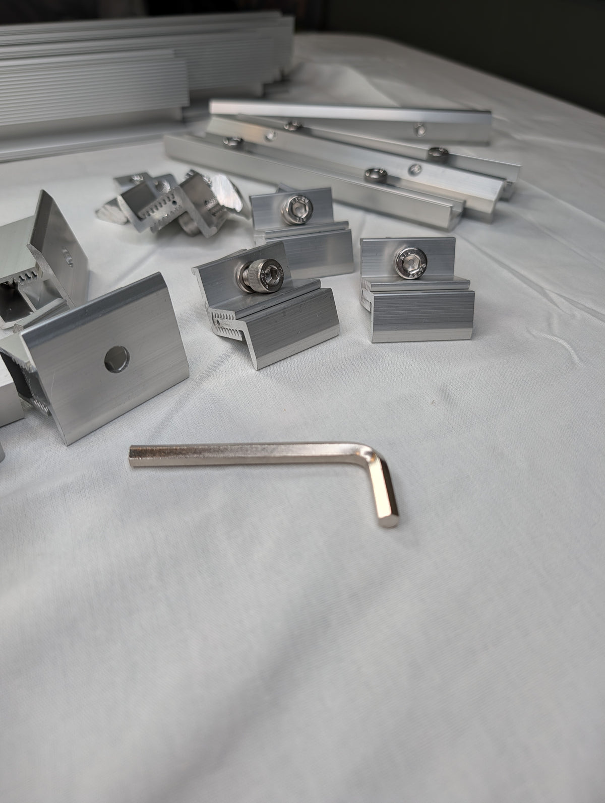 Solar Panel Mounting kit to Mount for 5 Solar Panels, with Clamps, L-Brackets & 88 Inch Rails